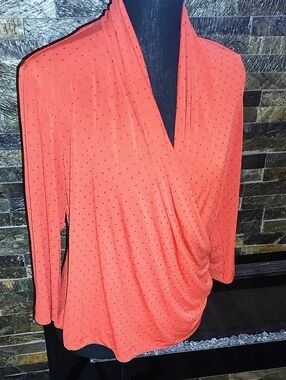 Nue Options Petite Coral Wrap Front Top with Subtle Gold Dot Studs Size PL